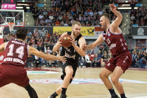 西锋线上的 西锋线上的